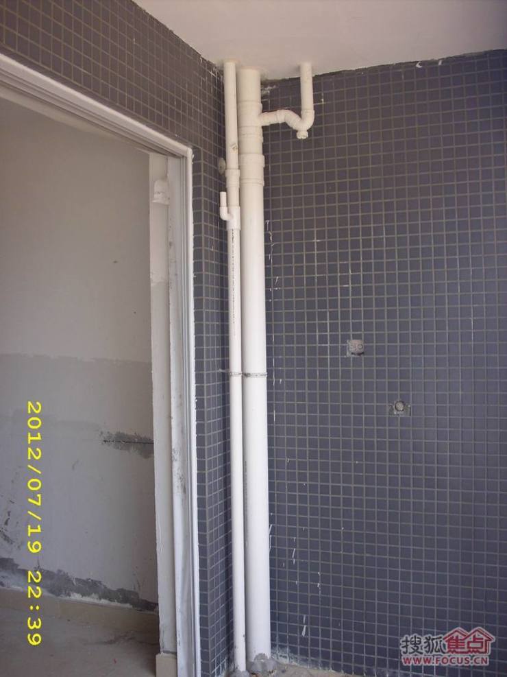 阳台空调排水管