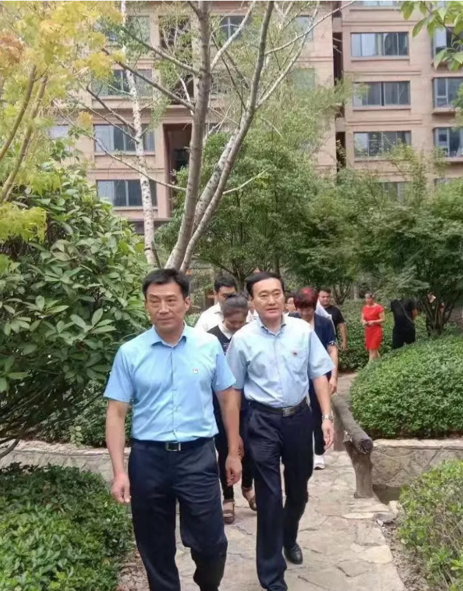 枣庄市市委常委,市委秘书长朱国伟,枣庄市委政研室主任生茂伟等领导在