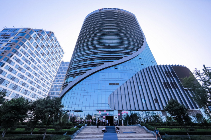 生态方面,大型的公园有航天城中湖公园,星河运动公园,杜陵遗址公园