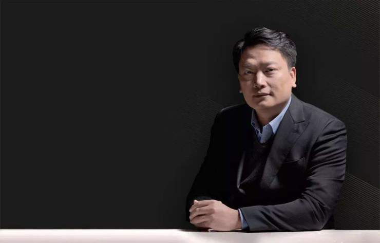 相比在水库论坛中的超高地位,欧神在地产圈则饱受争议,有人觉得他