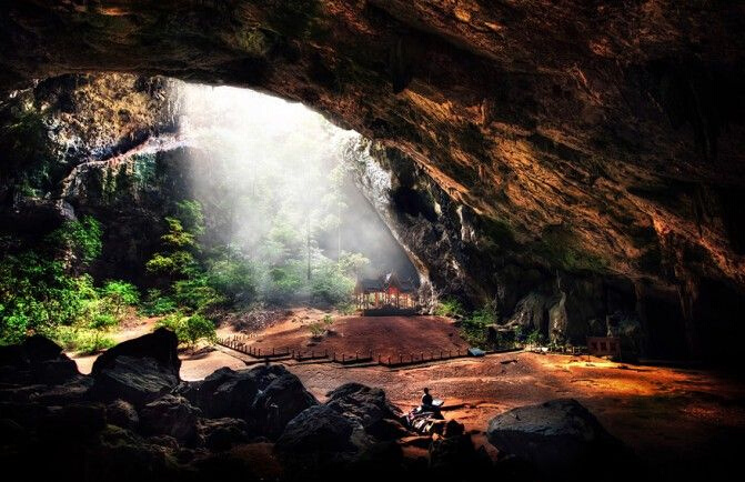 蜗居城里还不如当山里洞人世界最美的洞穴