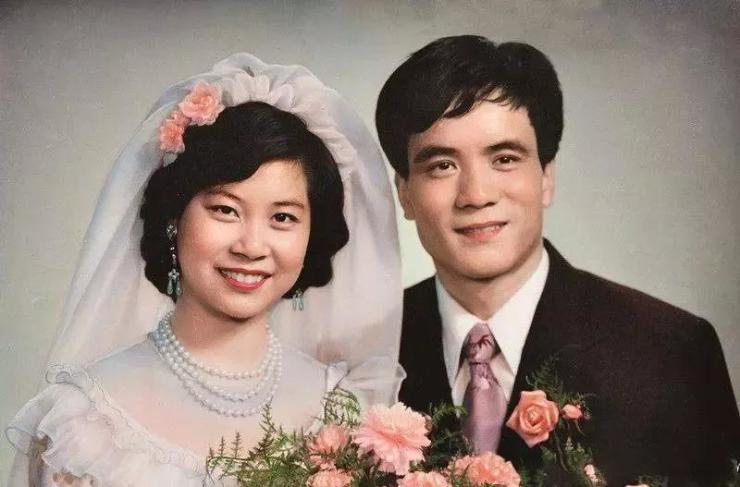 那一年我们的结婚照