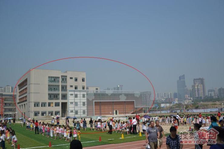 图:来看看华润谢家湾小学,传说中重庆规模最大