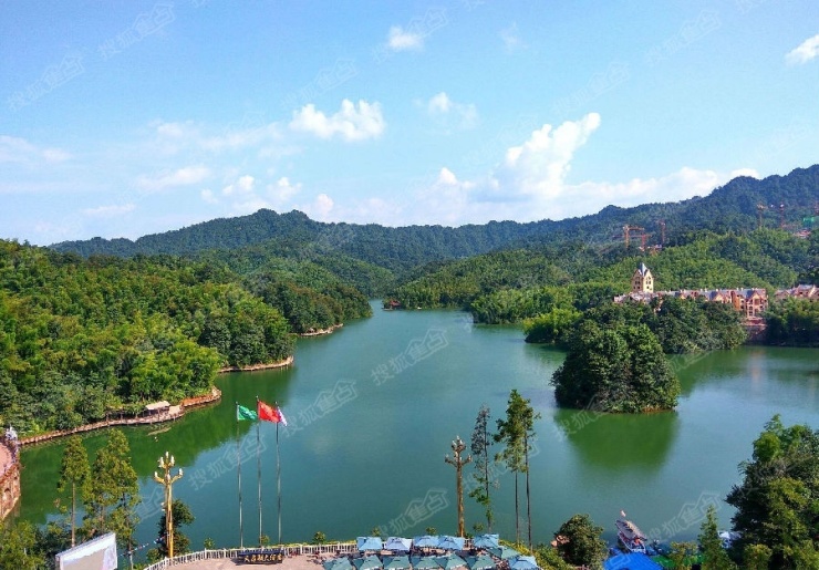 养生避暑度假房贵州赤水天岛湖天岛湖项目位于贵州省赤水市厥基坝水库