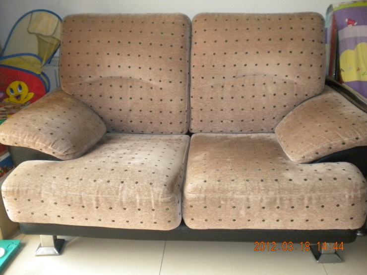 最便宜的沙发多少钱一套 e303915338c681983e02cca2fd0e7353.jpg