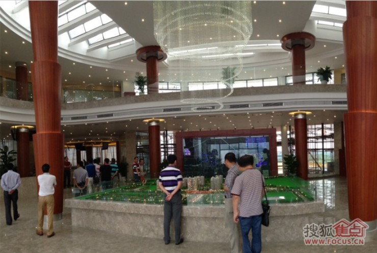 兆南市人口_天津南市食品街图片(3)