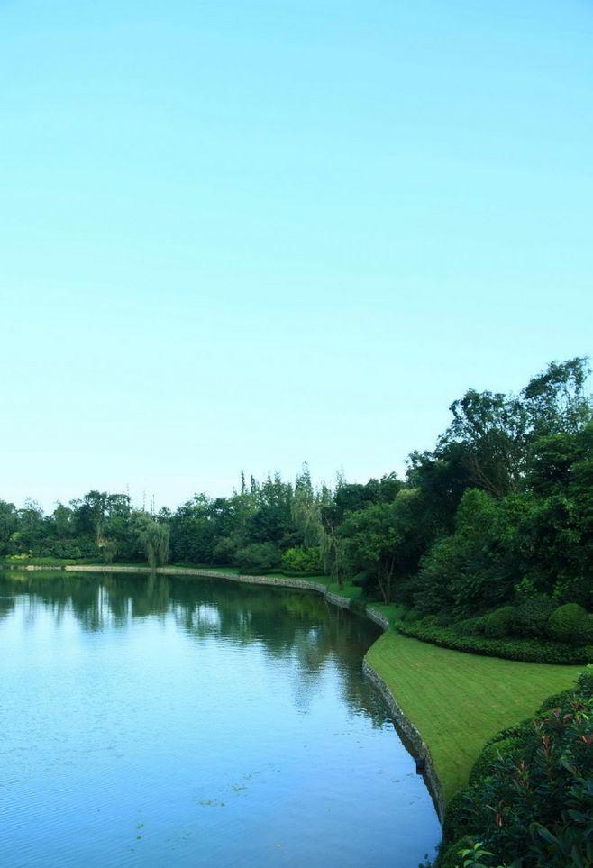 新城汇隽揽湖光绿境演绎从容诗意生活