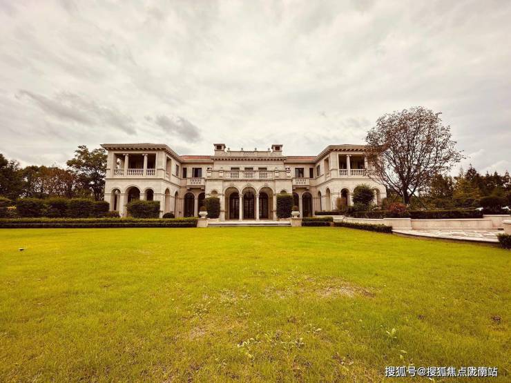 上海尊堡园别墅图片