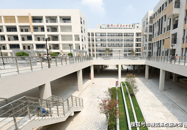 佛山海伦堡弘阳悦江一号售楼处电话售楼处24小时电话售楼中心位置价格