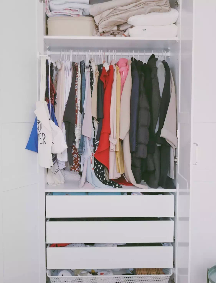 小房间衣柜设计内部结构 1bd21f9f-48c9-4485-a7c5-0d1990289e60.png