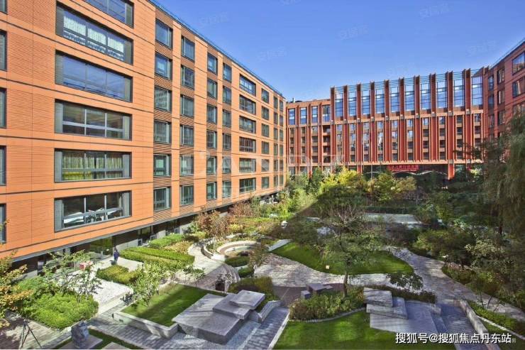 天安门东侧800米的新房项目,北京地段最好的新房,小区整个74户,是东城