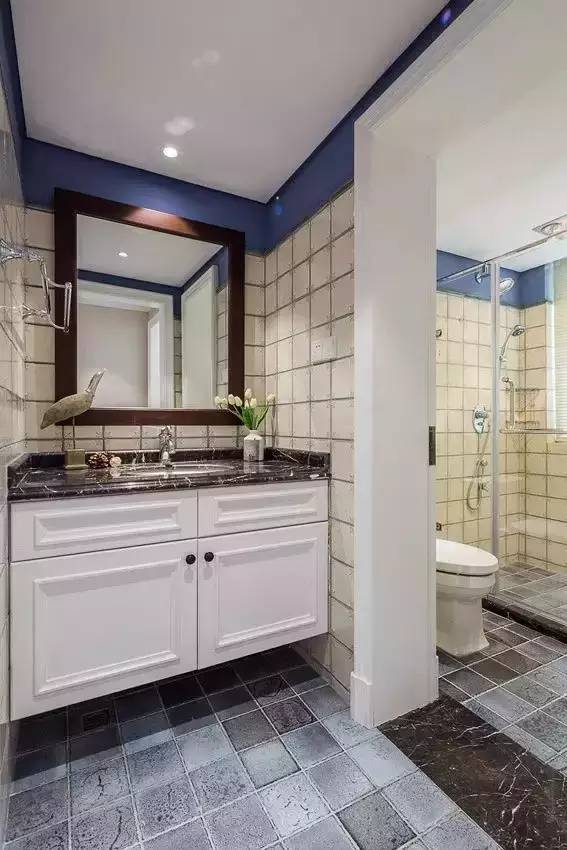 卫生间洗手台这样隔断,干湿分离效果好!