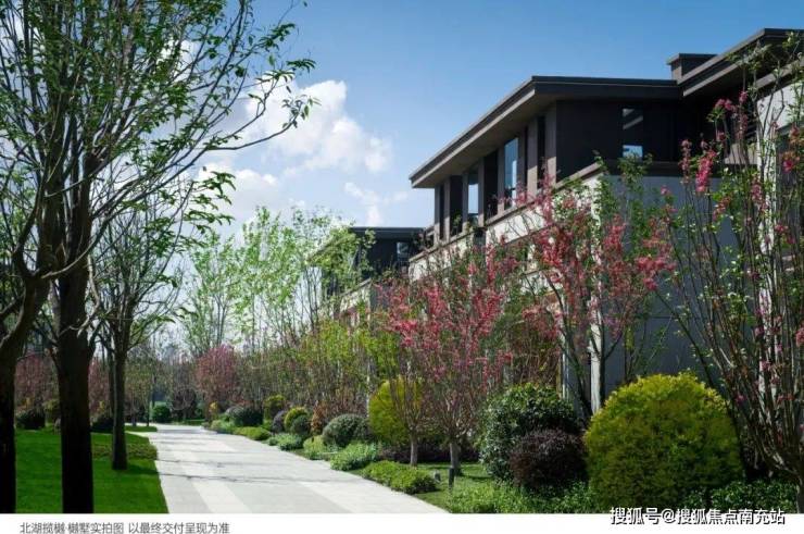 成都「北湖揽樾」售楼部电话_全景湖居体验_热销户型甄选_新春置业礼遇倒计时(图1)