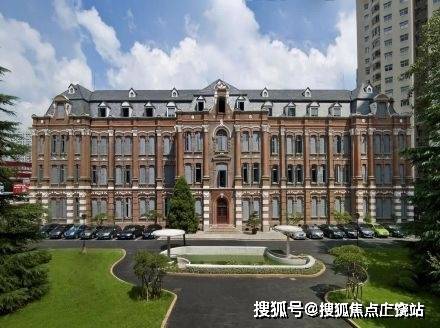 徐匯公學舊址徐家彙源景區串聯徐家彙藏書樓,天主教堂,觀象臺,徐光啟