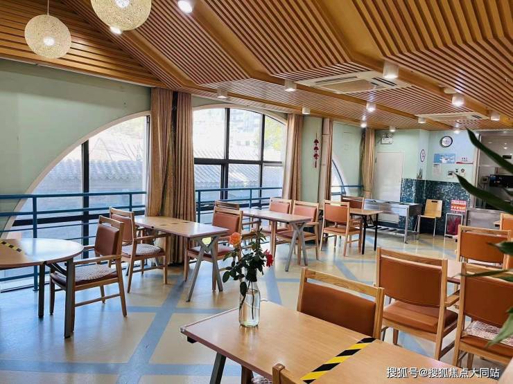 【首开寸草金融街养老院(北京市西城区金融街街道养老照料中心)】详细介绍：2026年收费标准、居住环境及预约参观电话(图1)