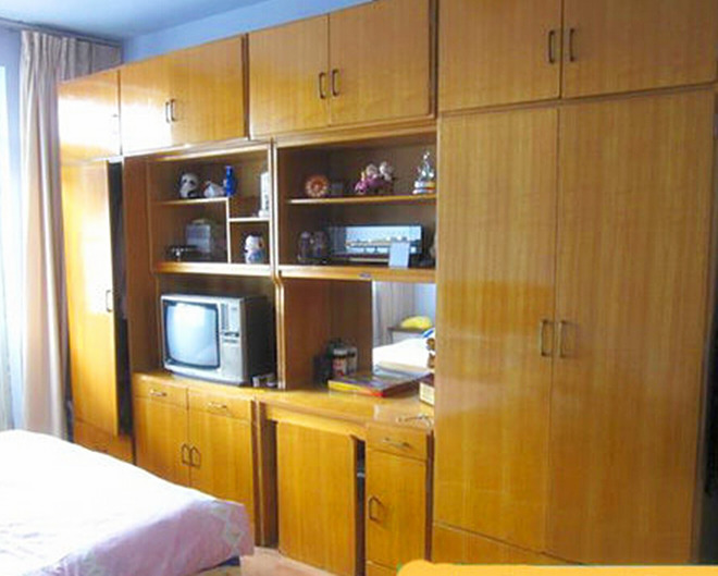 家居设计和服装一样,总会有时兴和过气,90年代初全民地板革,在80后