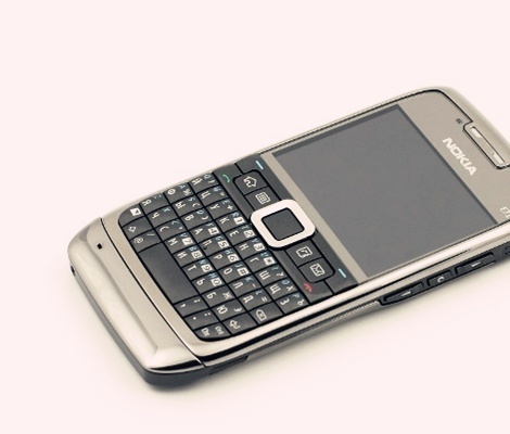 诺基亚e8报价与参数测评介绍