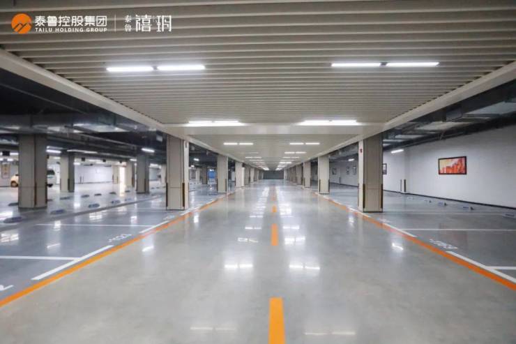 环境◎实景图充电桩安装点位预留在系能源车普及的现在专属车位充电