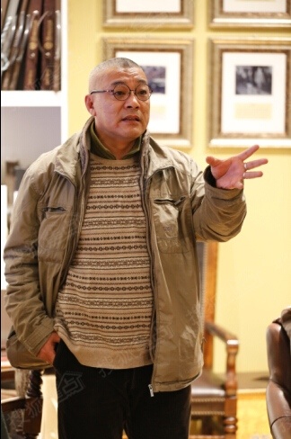 (鲁迅美术学院环艺系主任马克辛教授)