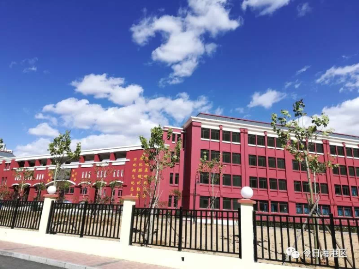 实施第十六中学南岭分校,岸上澜湾小学,达润时代逸城小学3所学校建设.