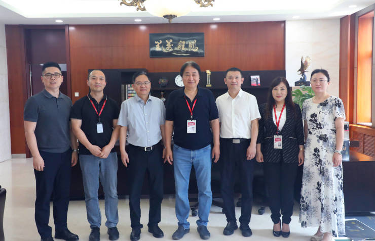 武汉市蔡甸区领导莅临美巢考察交流 共探智能制造发展新路径