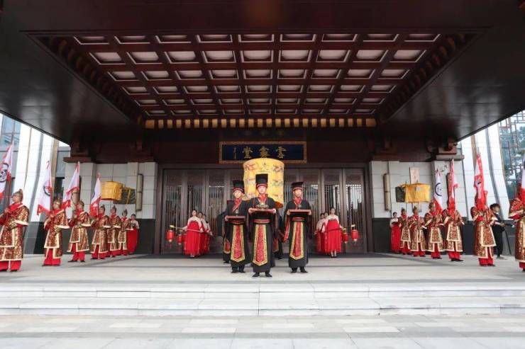 华中小镇第三届国风文化节开幕暨彩虹城第四代人居产品发布圆满举办