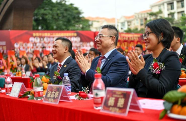 东莞平安人寿总经理侯勇,东莞平安人寿副总经理严学斌,寮步二区经理余