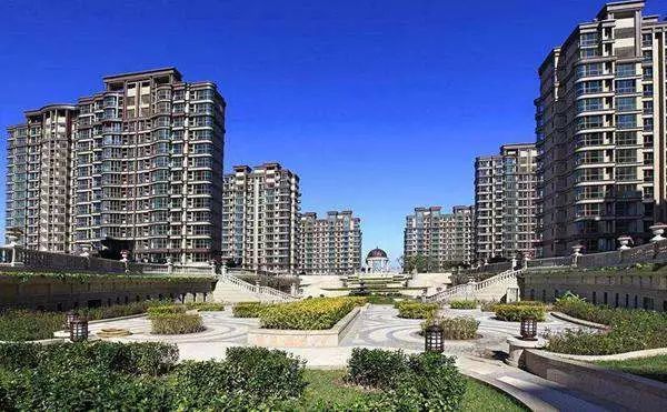 同样150万,买市区老房还是郊区电梯大房?