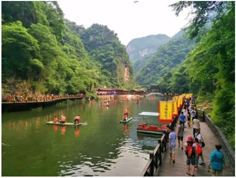 神仙灣公園等更有小溪塔森林公園兩個5a景區,四個4a景區這裡不僅有