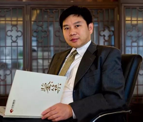 让世界看见华安 华安集团董事长张怀安荣膺 "2017年度地产风云人物"